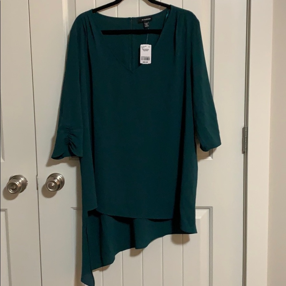 le chateau tunic. Dark green. High low. Plus size